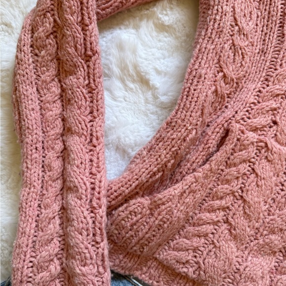 Vintage American Eagle Pink Comfy Cable-Knit VNeck Sweater with Fold-Over Collar - Picture 3 of 5